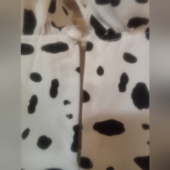 Black and white blouse with ruffles - Picture 10 of 10